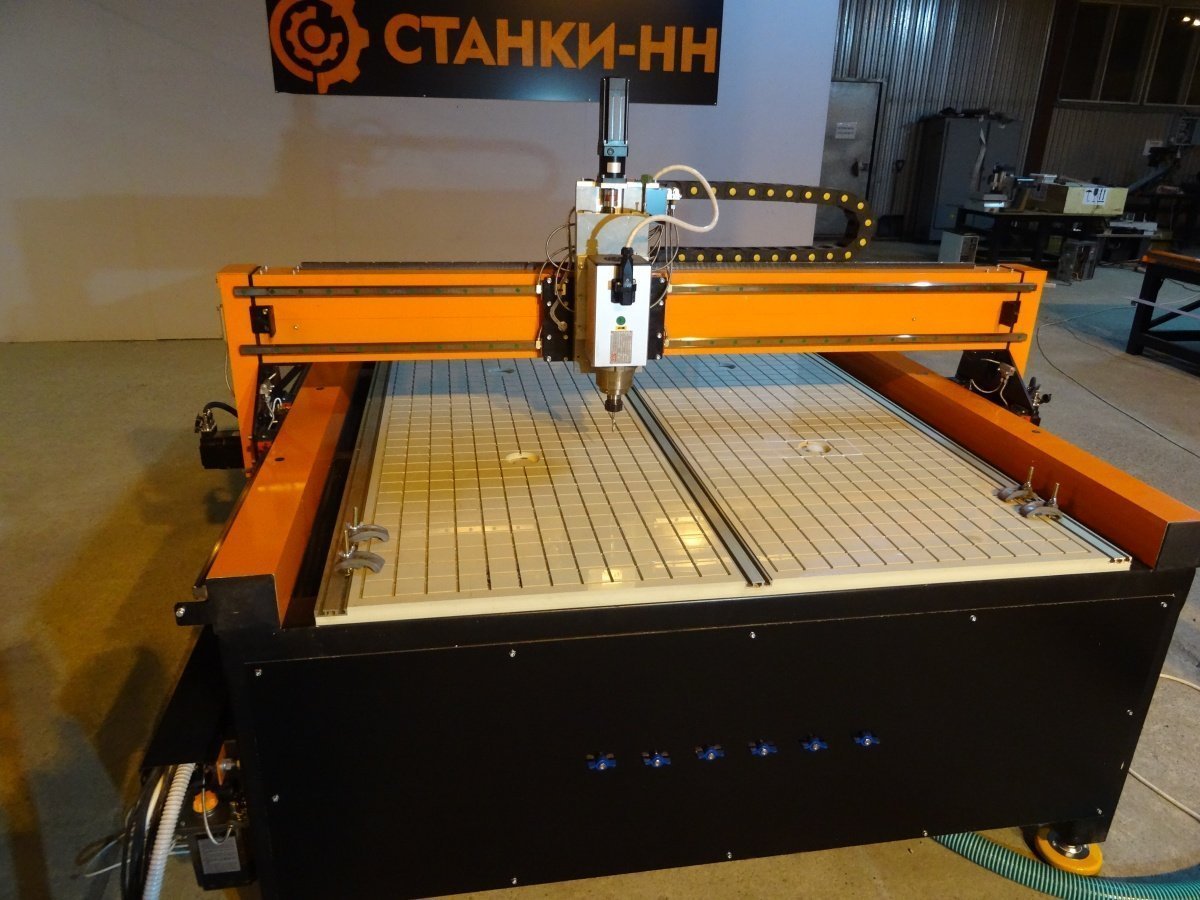Фрезерный станок с ЧПУ - УФГС 2515 PREMIUM