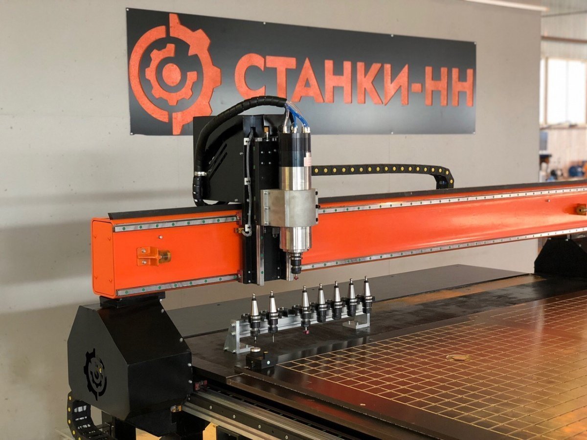 Фрезерный станок с ЧПУ RS 3020 Автоматическая смена инструмента